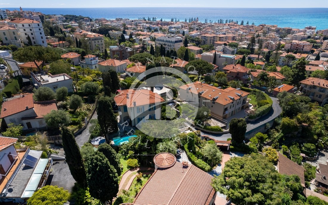 Villa in Bordighera, Liguria, Italy 4 - 14386836