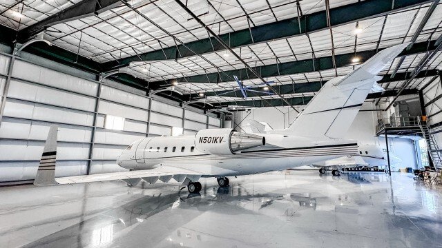 BOMBARDIER CHALLENGER in Scottsdale 4 - 13787281