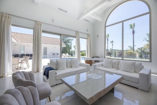 Villa in Sotogrande, San Roque, Andalusia 2 - 14390631