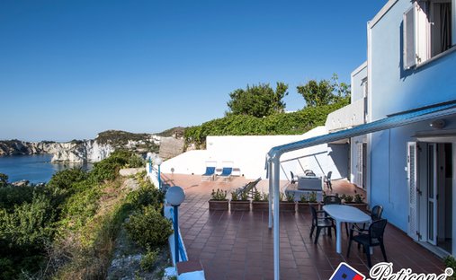 Villa à Île de Ponza, Latium, Italie 1