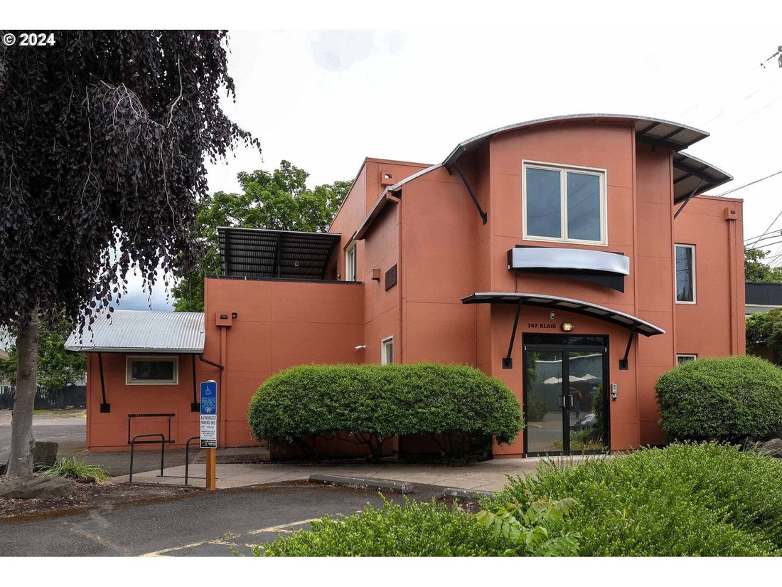 Multi Family Home In Eugene, Oregon, United States For Sale (14387137)