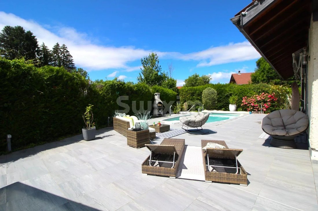 House in Bons-en-Chablais, Auvergne-Rhône-Alpes, France 1 - 14187801