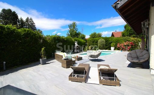 Casa a Bons-en-Chablais, Auvergne-Rodano-Alpi, Francia 1