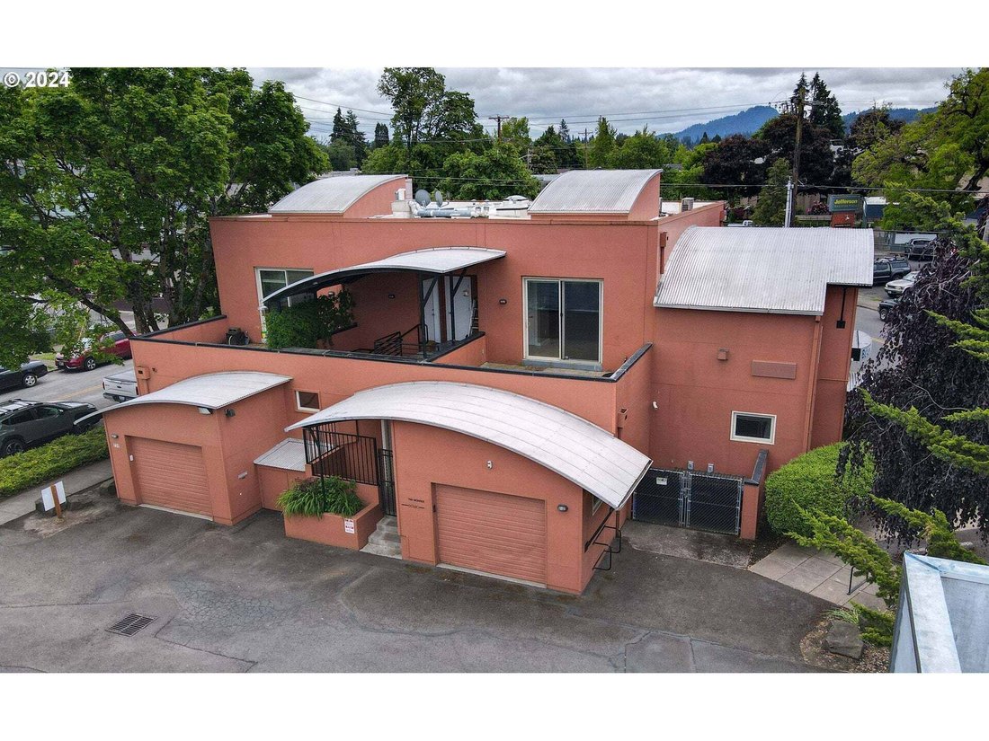 Multi Family Home In Eugene, Oregon, United States For Sale (14387137)