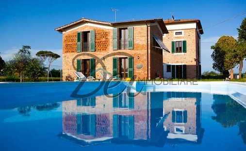 Estate in Orentano, Tuscany, Italy 1
