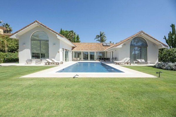 Villa in Sotogrande, San Roque, Andalusia 1 - 14390631