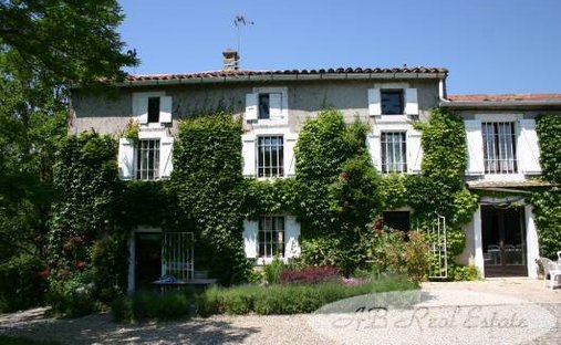Farm Ranch in Centre Ville, Limoux, France 1