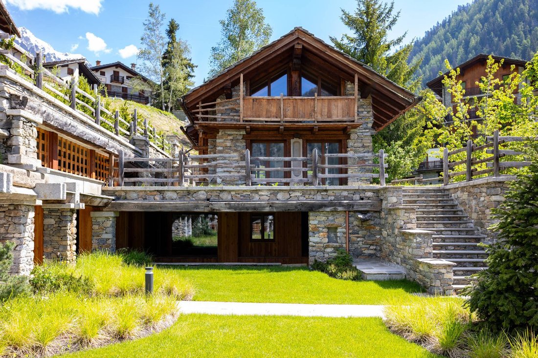 House in Courmayeur, Aosta, Italy 1 - 14392202
