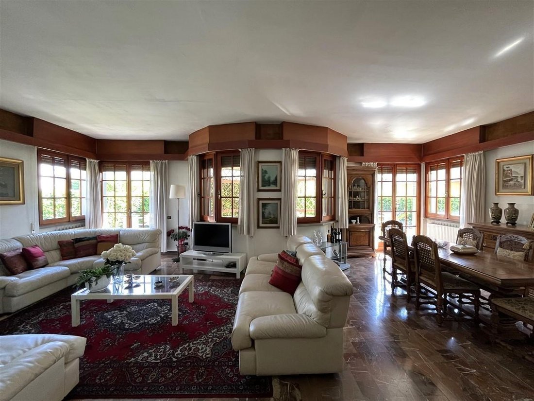 Villa in Ronchi, Massa, Italy 4 - 14392838