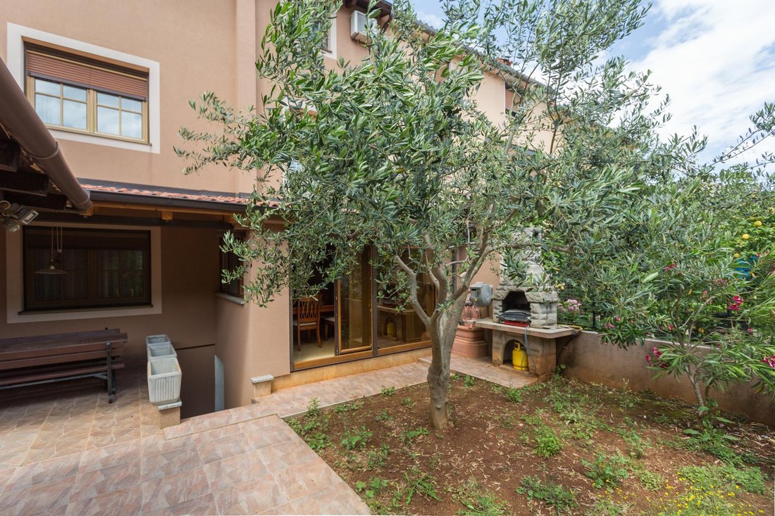 Villa in Grad Pula, Istria County, Croatia 1 - 14129302