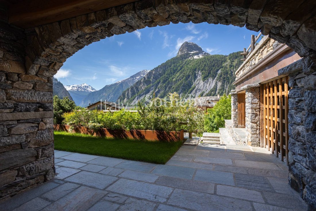 House in Courmayeur, Aosta, Italy 3 - 14392202