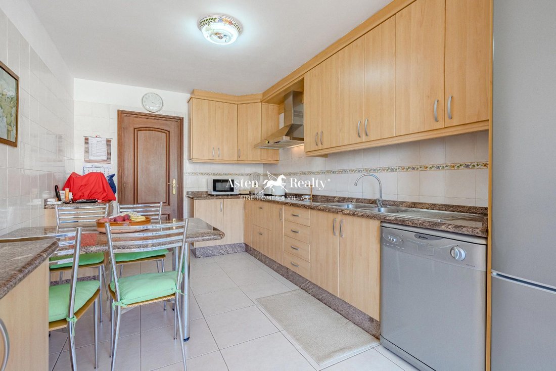 Apartment in Los Cristianos, Canary Islands, Spain 4 - 14393254