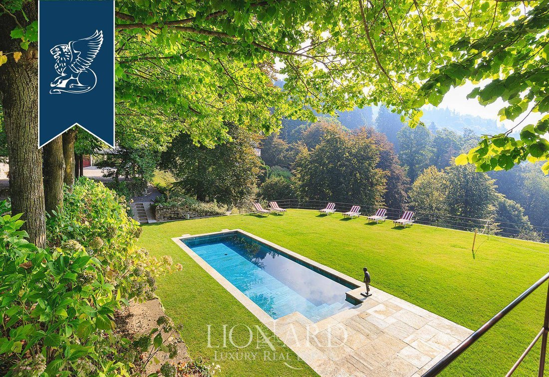 Villa en Brunate, Lombardía, Italia 3 - 14393556