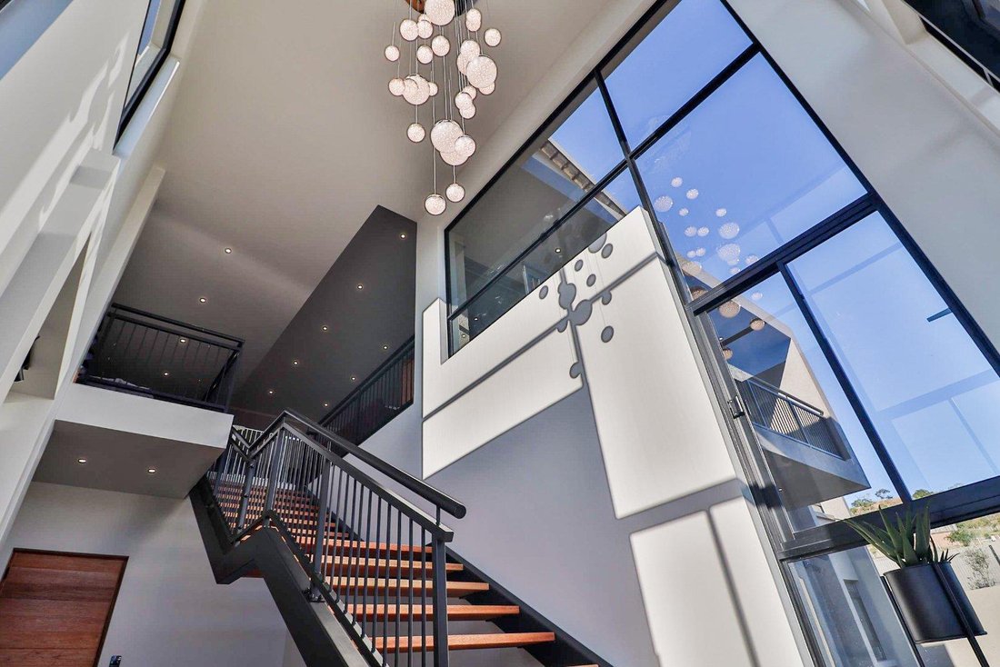 House in Sonheuwel, Mbombela, Mpumalanga 5 - 14392095