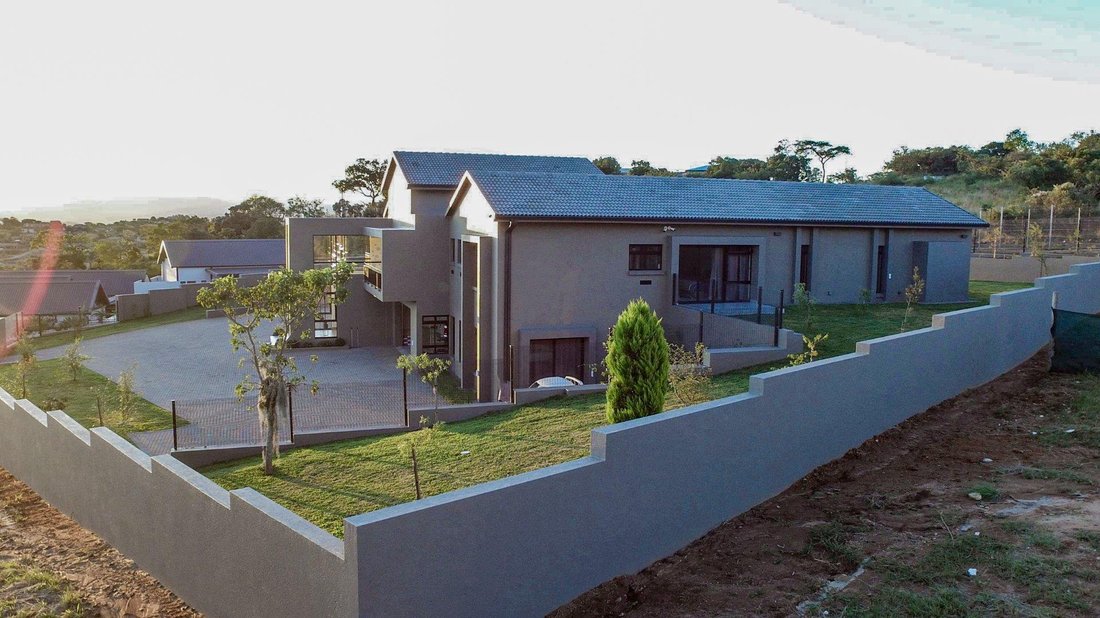 House in Sonheuwel, Mbombela, Mpumalanga 3 - 14392095