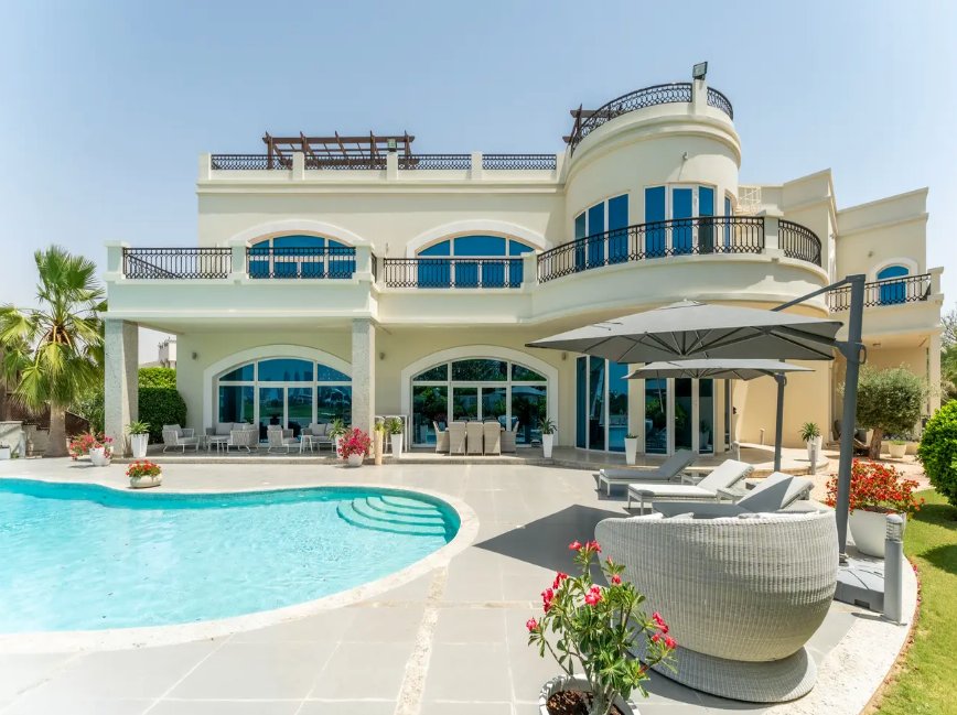 Villa in Emirates Hills, Dubai, United Arab Emirates 1 - 14364649