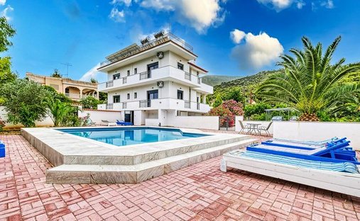 Villa in Galataki Community, Saronikos, Greece 1