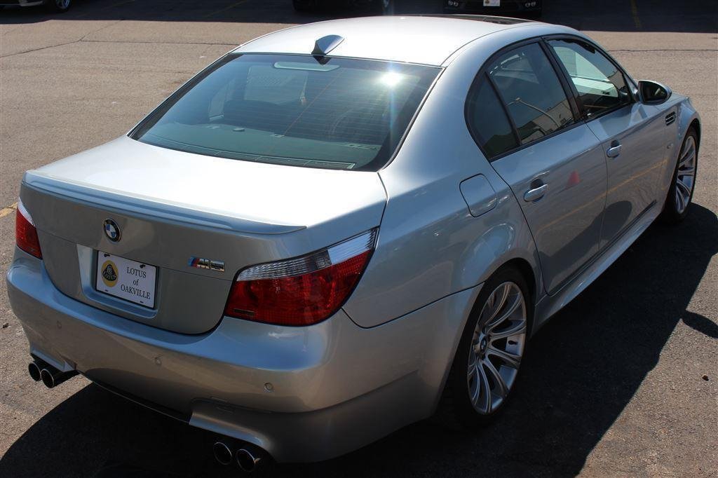 Sedan in United States 3 - 14396010
