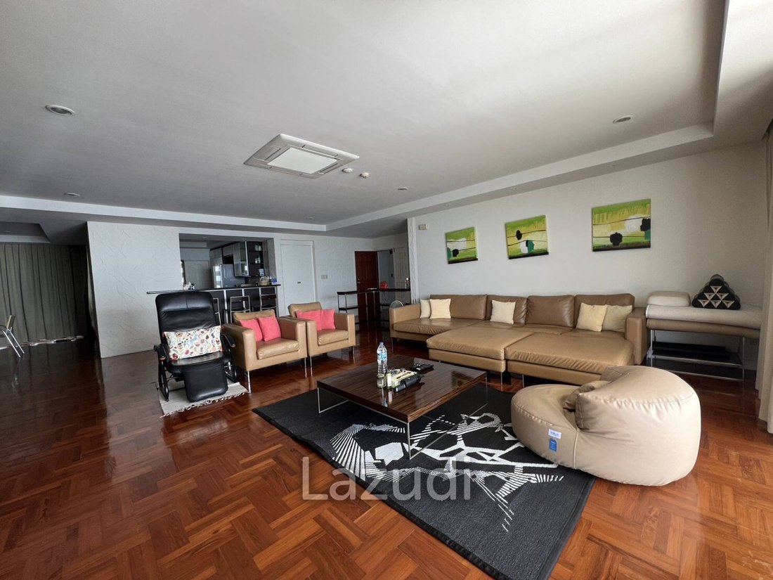 Apartment in Pattaya City, Chon Buri, Thailand 1 - 14403359