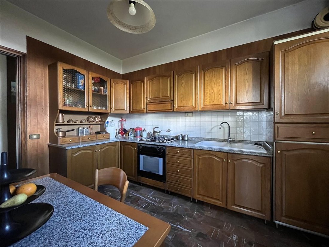 Villa in Ronchi, Massa, Italy 3 - 14402302