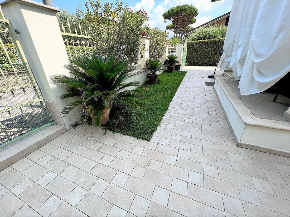 Villa in Motrone, Pietrasanta, Italy 2 - 14402308