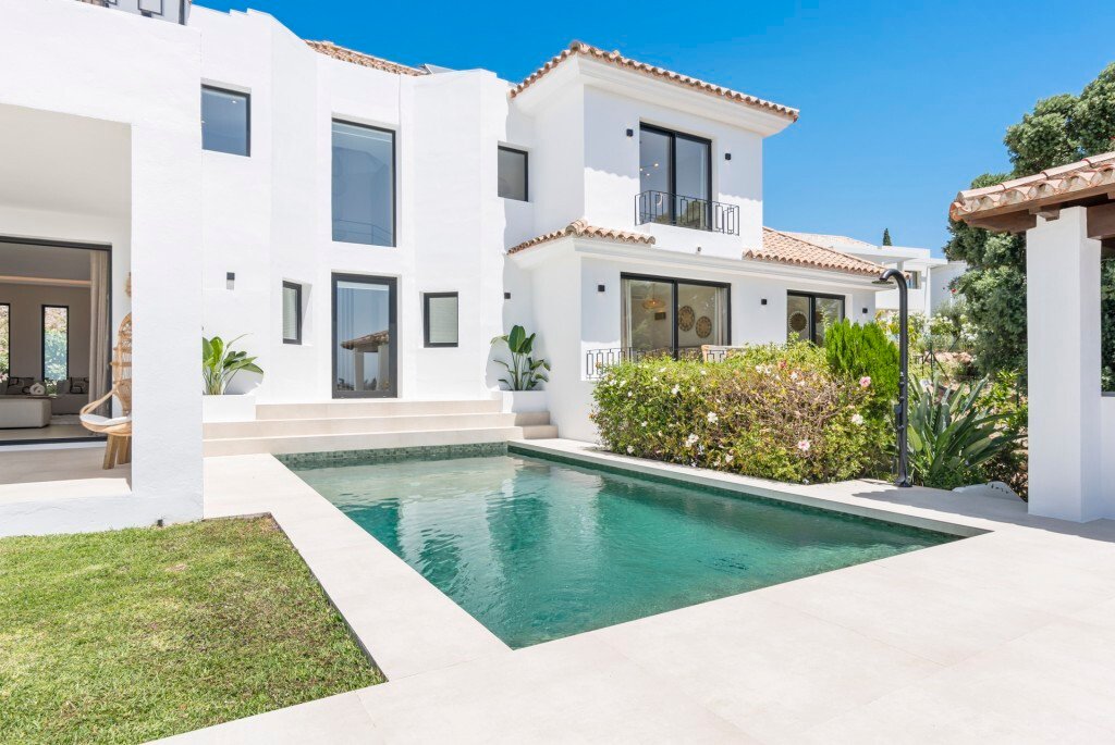Villa in El Paraíso, Benahavís, Spanien 1 - 14402654
