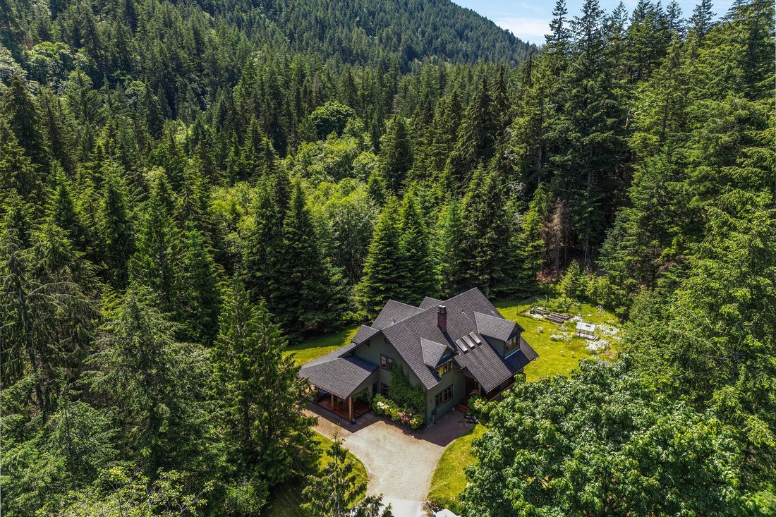 Bowen Island, Gulf Islands In Bowen Island, British Columbia, Canada