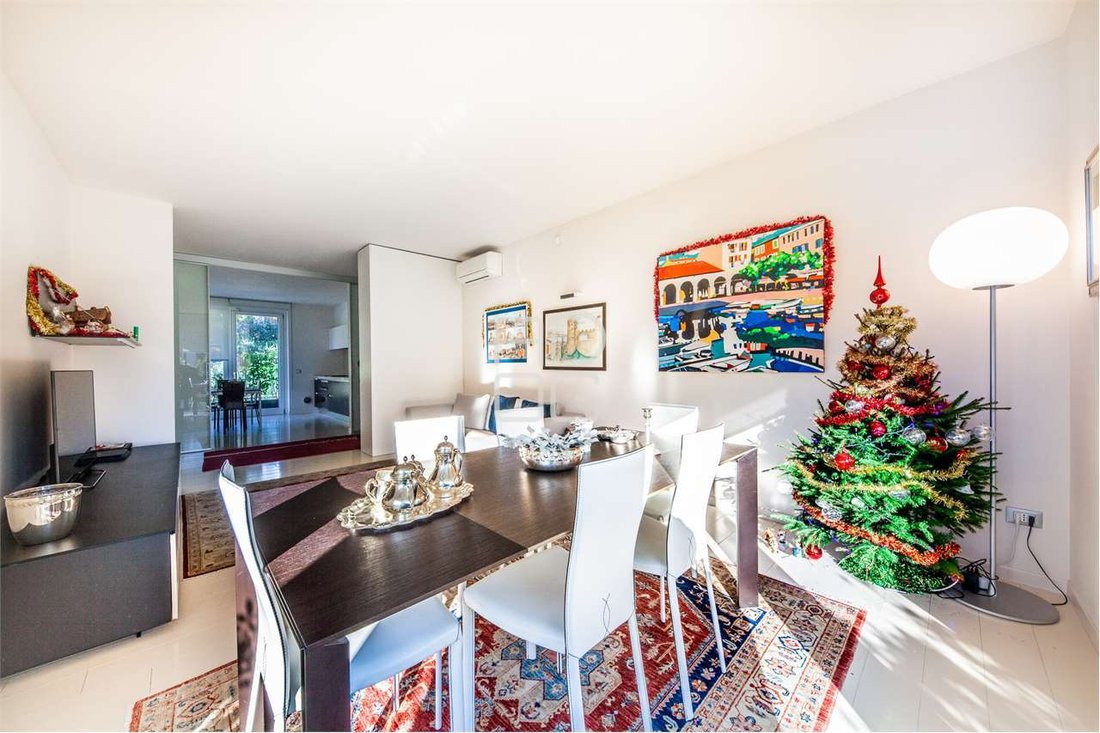 Apartment in Historic Center, Desenzano del Garda, Lombardy 3 - 14410464