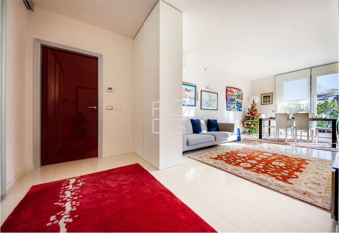 Apartment in Historic Center, Desenzano del Garda, Lombardy 5 - 14410464