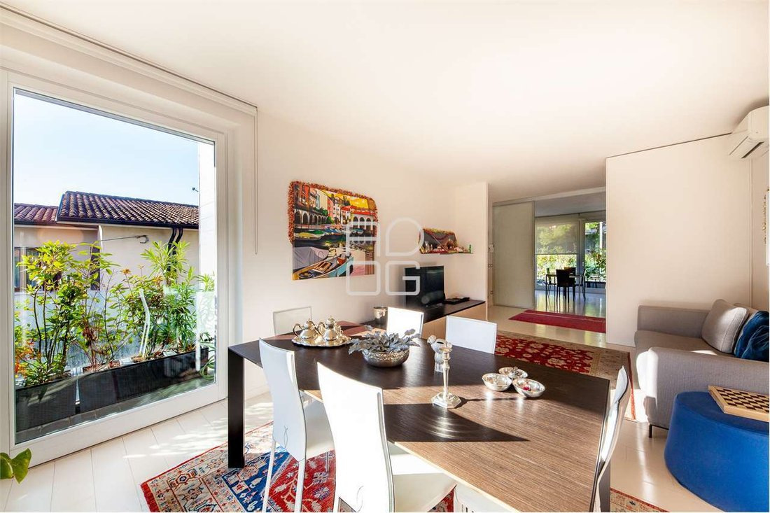 Apartment in Historic Center, Desenzano del Garda, Lombardy 2 - 14410464