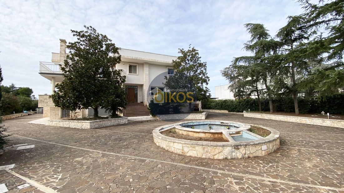 Villa en Castellana Grotte, Apulia, Italia 1 - 13484388