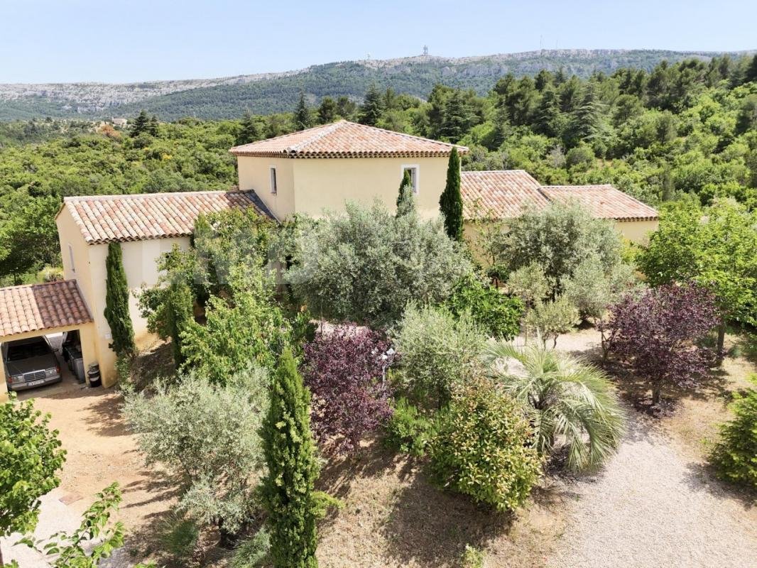 Villa in Saint-Zacharie, Provence-Alpes-Côte d'Azur, France 2 - 14406388