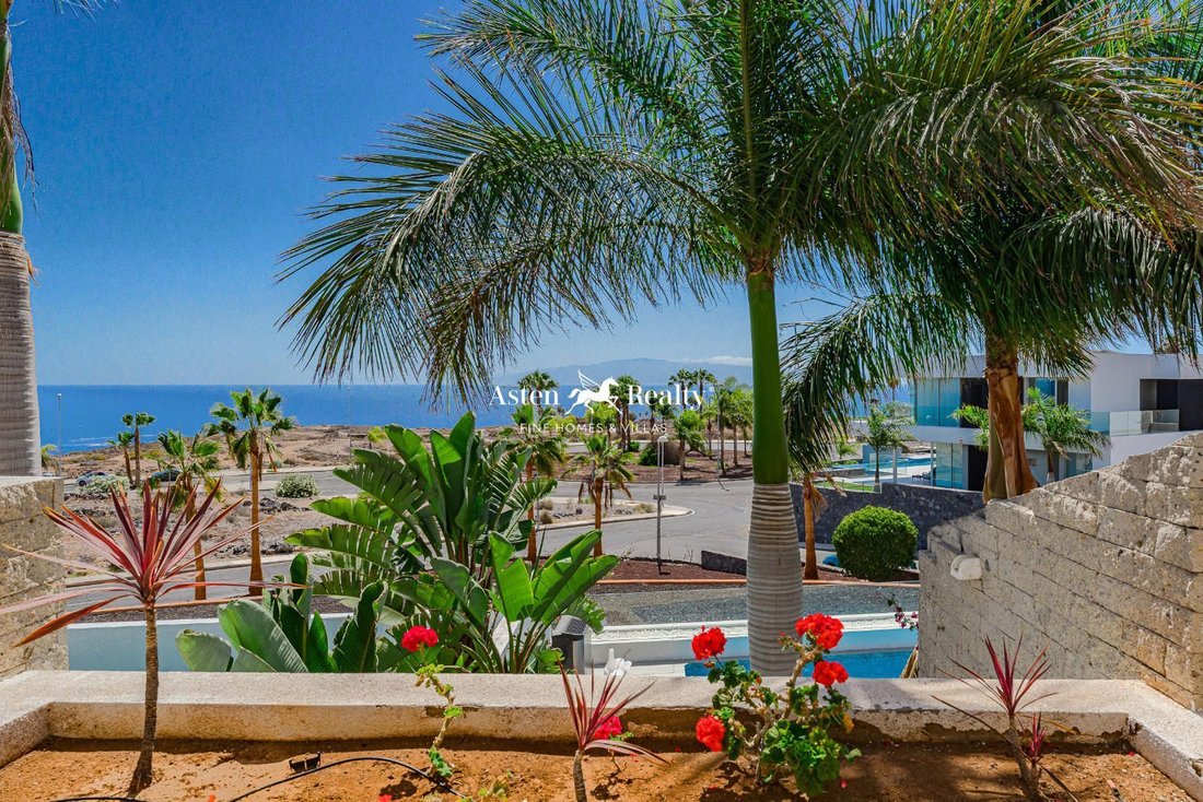 Villa in La Caleta, Adeje, Canary Islands 2 - 14407949