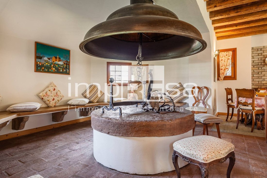 Country House in Spresiano, Veneto, Italy 2 - 14410395