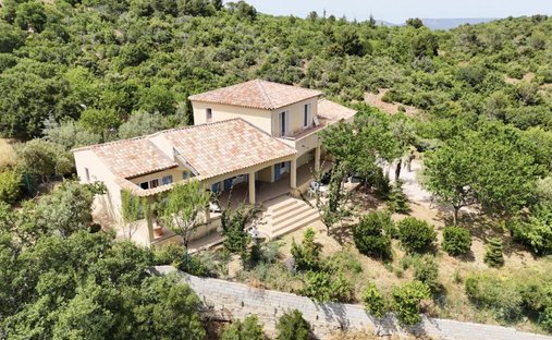 Villa in Saint-Zacharie, Provence-Alpes-Côte d'Azur, France 1