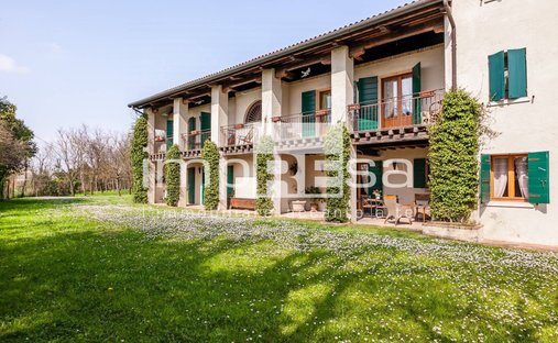 Country House in Spresiano, Veneto, Italy 1