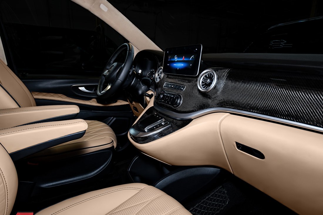 Limousine in Mount Laurel Township, New Jersey, United States 3 - 14413944