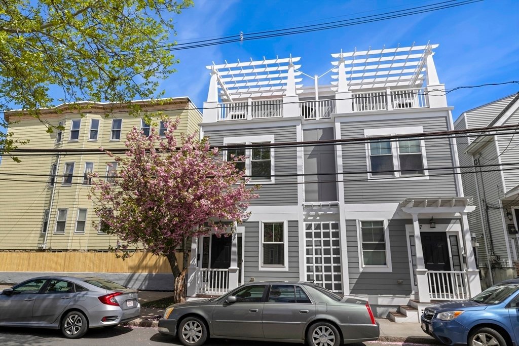 Condo in Somerville, Massachusetts, United States 5 - 14414309