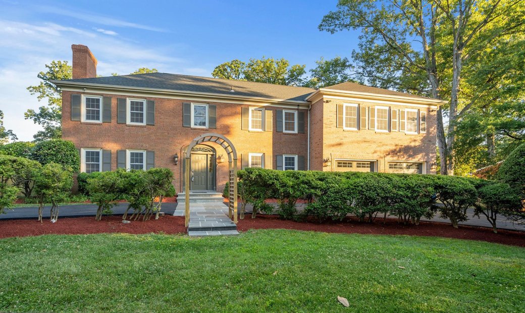 Expansive Brick Estate Home In Alexandria In Groveton, Virginia, United
