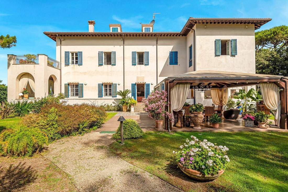 Villa a Marina di Massa, Toscana, Italia 2 - 14309545
