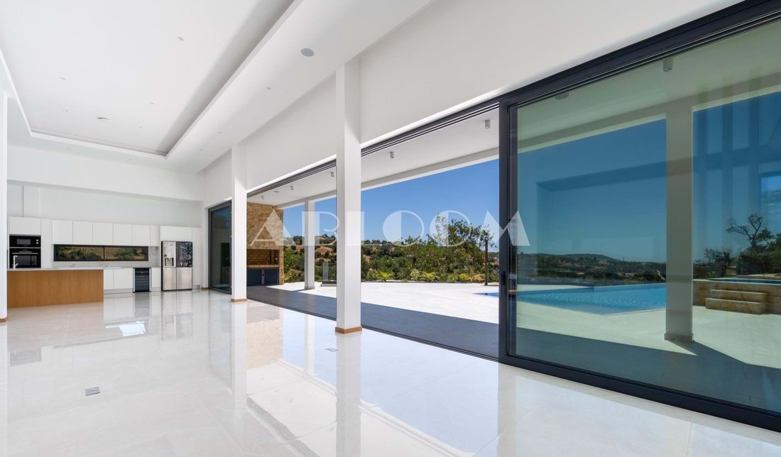 Villa in Loule (Sao Clemente), Algarve, Portugal 3 - 14413999