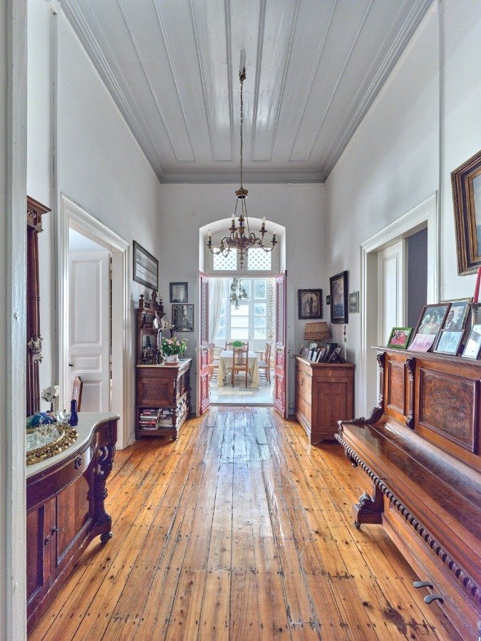 Whispers of the Aegean: A 19th-Century Noble Retreat in Poseidonia’s Golden Light - 5