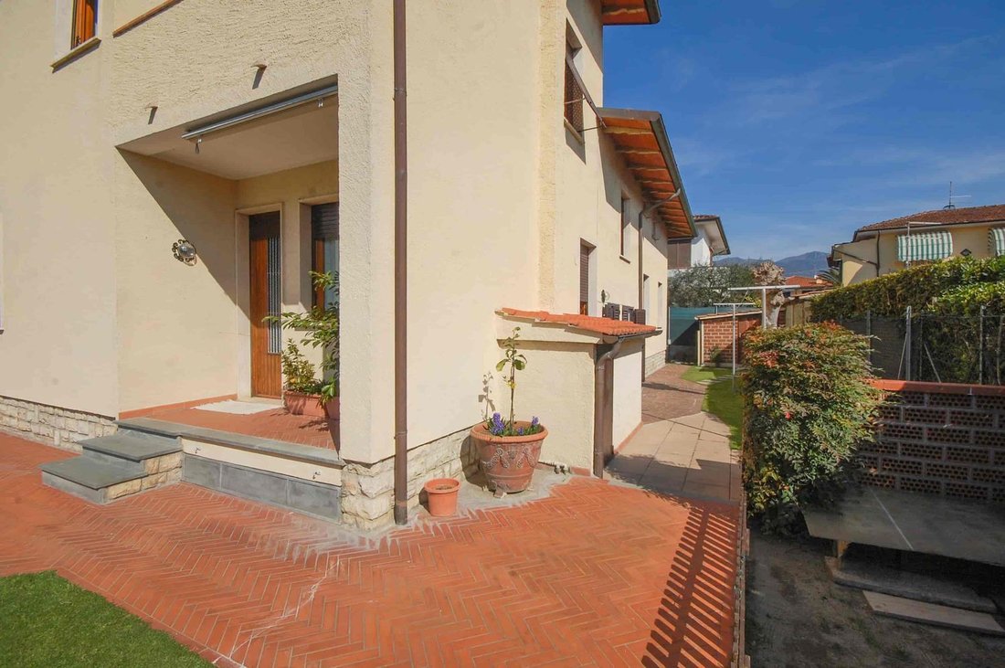 House in Tonfano, Pietrasanta, Italy 2 - 14286601