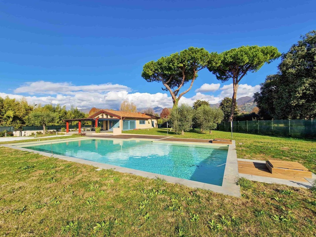 House in Caranna-Vaiana, Forte dei Marmi, Tuscany 1 - 12398503