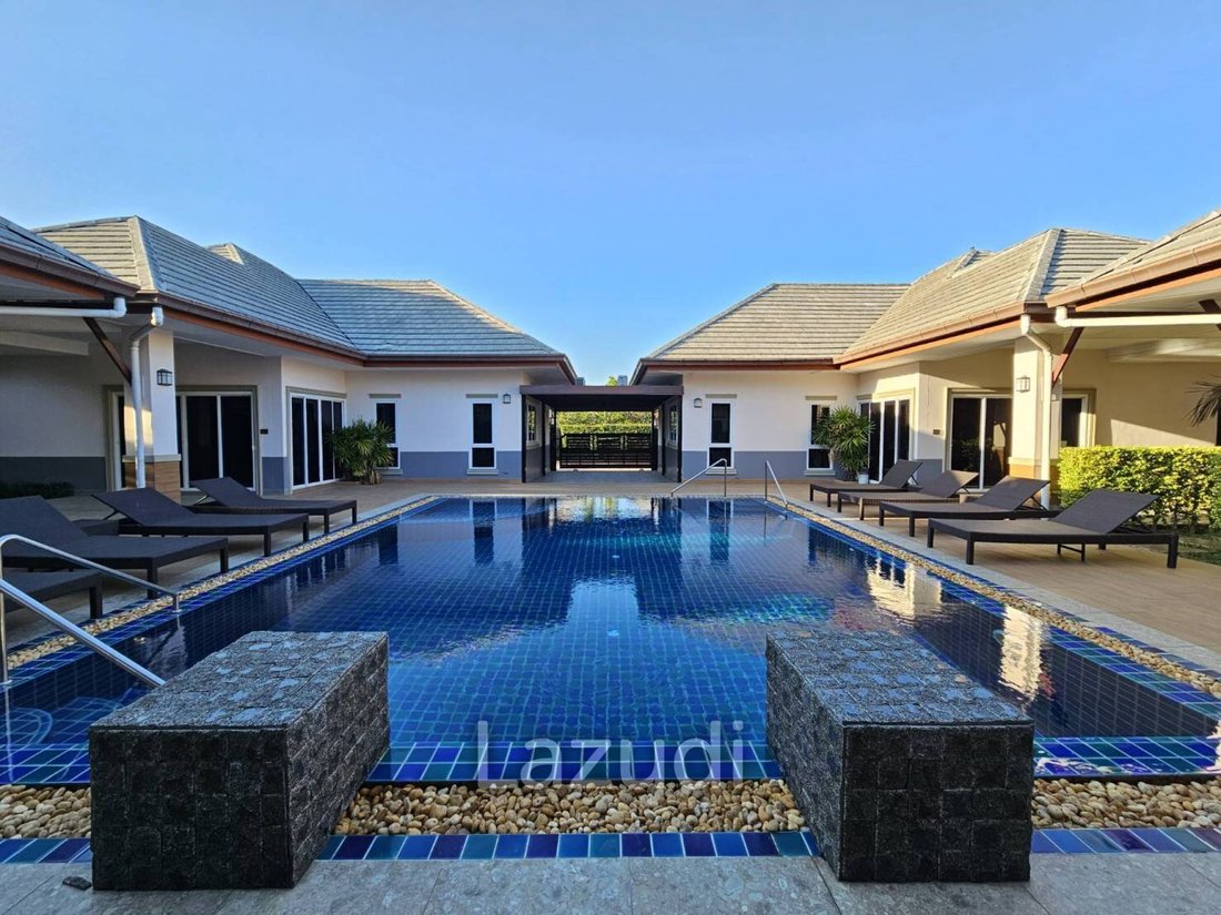 Villa in Pattaya City, Chon Buri, Thailand 1 - 14420019