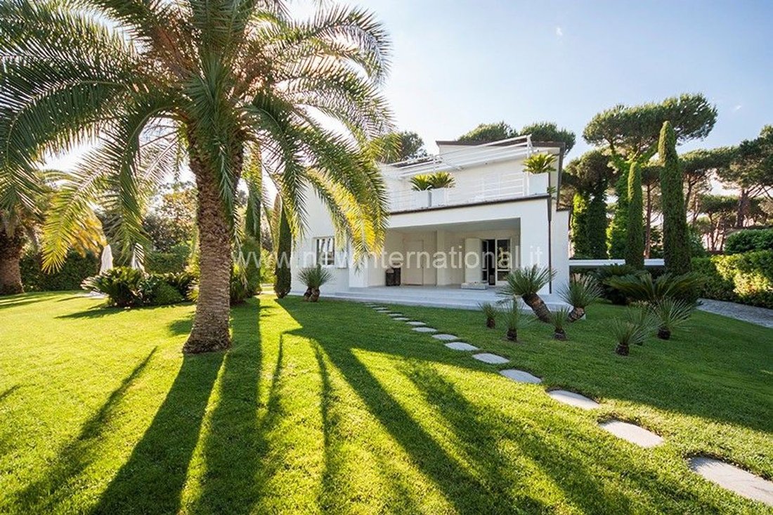House in Roma Imperiale, Forte dei Marmi, Tuscany 1 - 12399157