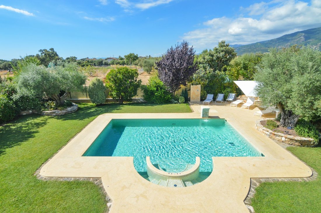 House in Pietrasanta, Tuscany, Italy 4 - 12268328