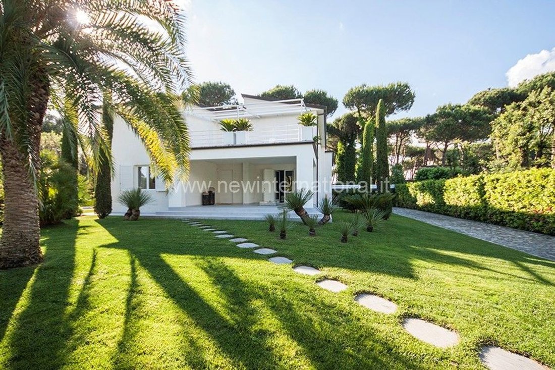 House in Roma Imperiale, Forte dei Marmi, Tuscany 2 - 12399157