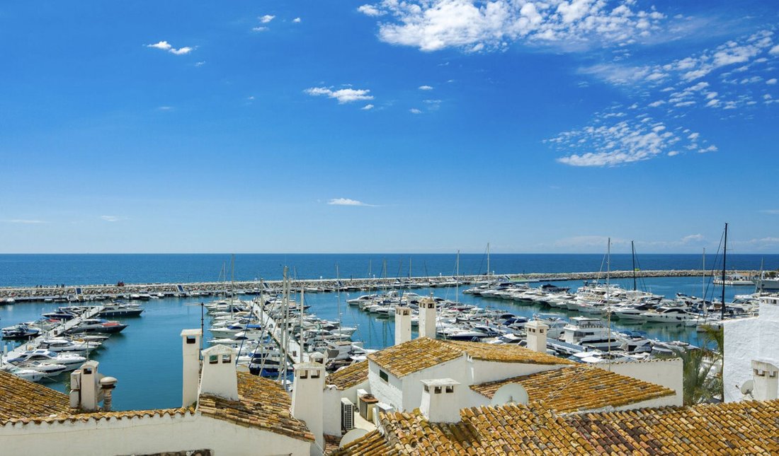 Apartment in Marbella, Andalusia, Spain 1 - 14418383