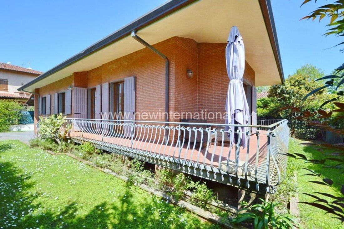 Villa in Center, Forte dei Marmi, Tuscany 4 - 14187012